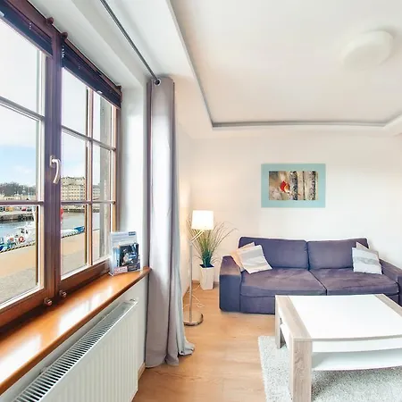 Bulwar Portowy, Sun & Snow