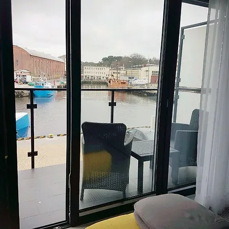 Bulwar Portowy, Sun & Snow *