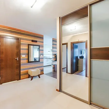 Bulwar Portowy, Sun & Snow