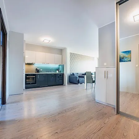 Bulwar Portowy, Sun & Snow *