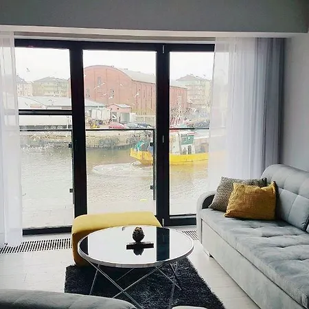 Bulwar Portowy, Sun & Snow