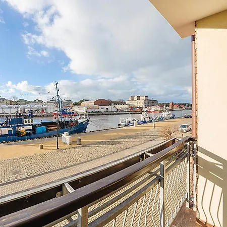 Bulwar Portowy, Sun & Snow *