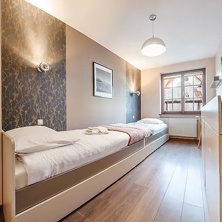 Bulwar Portowy, Sun & Snow *