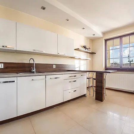 Bulwar Portowy, Sun & Snow *