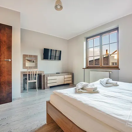 Bulwar Portowy, Sun & Snow * Ustka