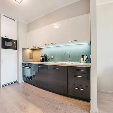 Bulwar Portowy, Sun & Snow *