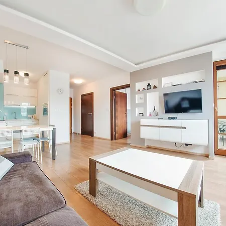 Bulwar Portowy, Sun & Snow Ustka