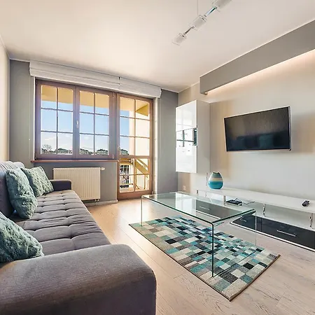 Bulwar Portowy, Sun & Snow