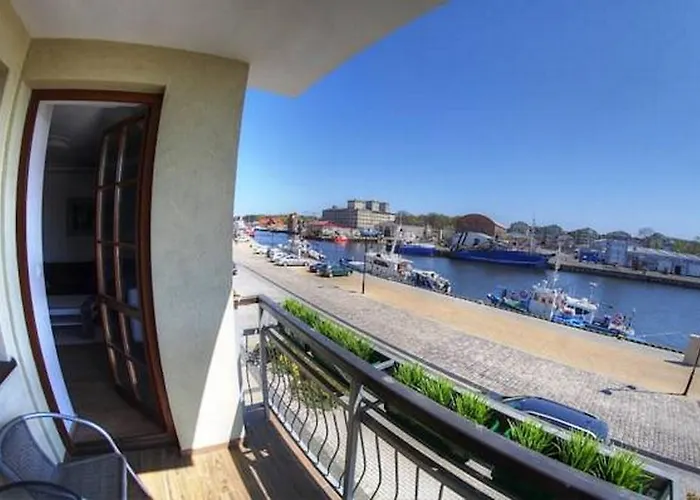 Bulwar Portowy, Sun & Snow