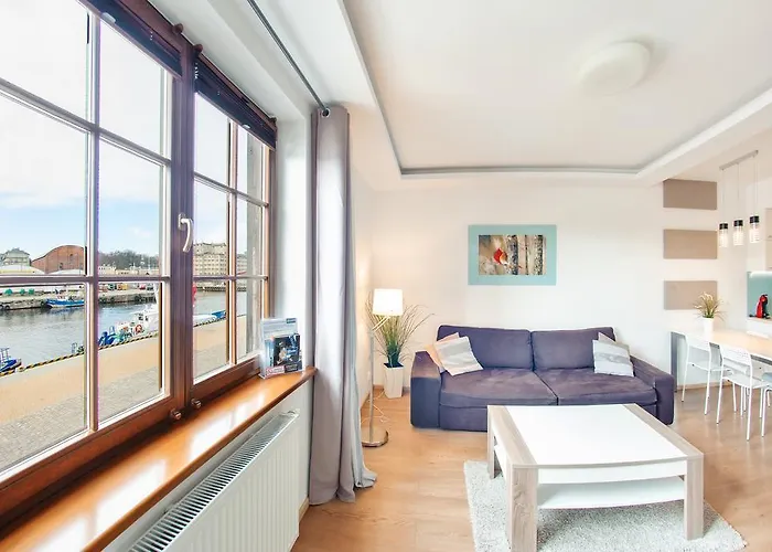 Bulwar Portowy, Sun & Snow