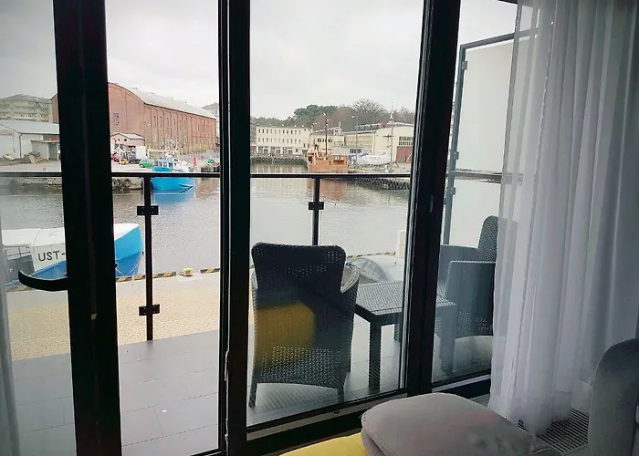 Bulwar Portowy, Sun & Snow *