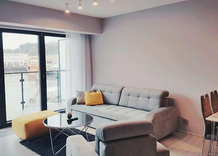 Bulwar Portowy, Sun & Snow