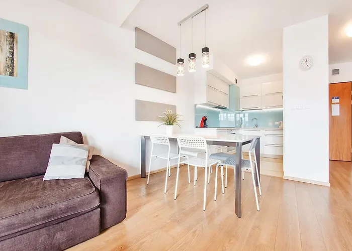 Bulwar Portowy, Sun & Snow *