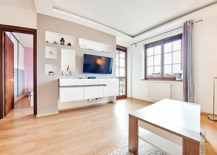 Bulwar Portowy, Sun & Snow