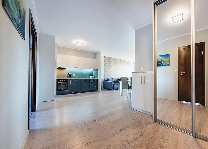 Bulwar Portowy, Sun & Snow *