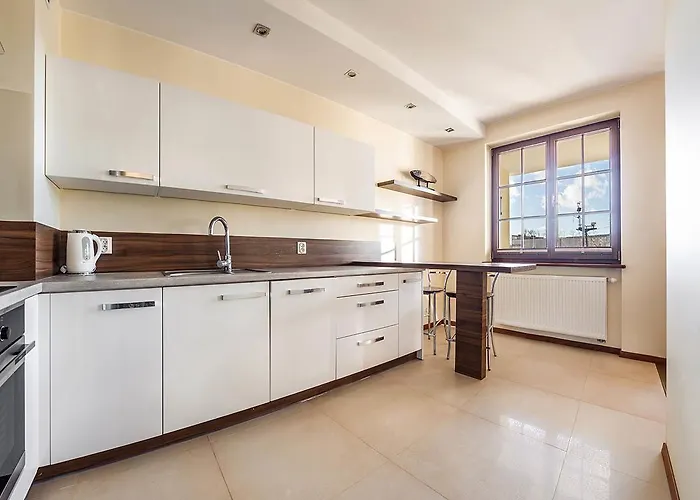 Bulwar Portowy, Sun & Snow *