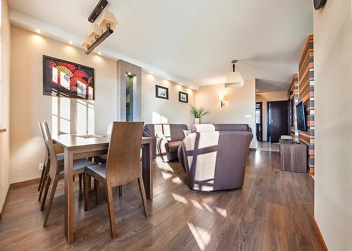 Bulwar Portowy, Sun & Snow